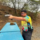 Bryan Taibot campeón en producción en Playa Rosada en Ayangue.