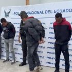 El Diablito Lara (chompa roja) fue detenido junto a otros tres hombres en un intento de robo.