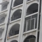 Desde este piso de un edificio de Guayaquil cayó la mujer.