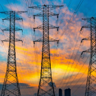 Ecuador impulsa interconexión eléctrica con Perú como alternativa tras suspender compra de energía a Colombia.