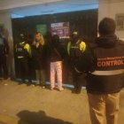 La administradora del establecimiento fue detenida por la Policía Nacional.