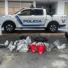 La policía presentó los indicios hallados.