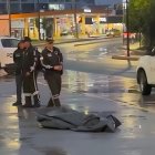 El cuerpo fue hallado junto a la Plaza Argentina, en plena avenida 6 de Diciembre.