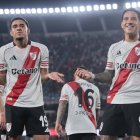 Kendry Páez (i) asistió a Sebastián Driussi en la victoria de River Plate 1-0 ante Carabobo.