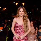 Mar Rendón es una cantante ecuatoriana que atraviesas por problemas contractuales con una disquera