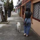 Andrea fue víctima de robo. A ella la atacaron dos sujetos en moto cuando salió a pasear con su perrita.