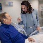 Encuentro entre María Corina Machado y Edmundo González Urrutia en un centro médico de Madrid, donde el dirigente venezolano se encuentra bajo observación médica.