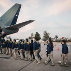 Avión de la Fuerza Aérea de Chile despega con 40 migrantes expulsados en el primer operativo del gobierno de José Antonio Kast.