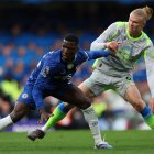 Moisés Caicedo será titular en Chelsea.