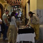 La venta de artesanías y comida, ocupa gran parte de las actividades de los locales.