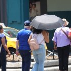 Altas temperaturas en la Costa de Ecuador superan los 34 °C debido al calentamiento del mar, según el Instituto Nacional de Meteorología e Hidrología.