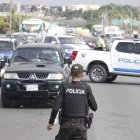 El cuerpo de la ciudadana quedó en el interior de su vehículo.