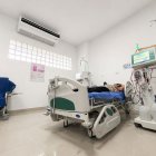 El IESS instaló equipos de aire acondicionado en el área de diálisis como medida emergente tras denuncias por altas temperaturas.