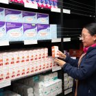 El Gobierno busca garantizar tratamientos con una nueva inversión millonaria y entregas programadas.