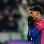 Lamine Yamal marcó gol este miércoles 22 de abril pero salió lesionado.