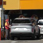 La falta de diésel en gasolinas mantiene preocupados a conductores.