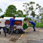 Al mediodía de este viernes retiraron los cuatro cuerpos de la familia asesinada, para el velatorio y sepultura.