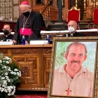 Pedro Manuel Salado Alba nació en 1968 en Chiclana de la Frontera (Cádiz)