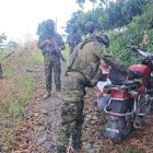 El sujeto intento escapar de los militares, pero fue capturado.