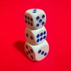 Las arquitecturas basadas en APIs permiten integrar múltiples servicios digitales de forma flexible y escalable.