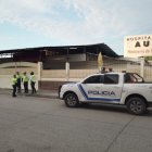 Agentes de la CTE y la Policía resguardan el hospital de Daule tras el ataque armado.