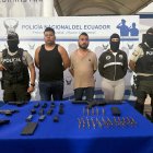 Dos ciudadanos fueron detenidos durante el allanamiento; uno de ellos registra antecedentes por asesinato.