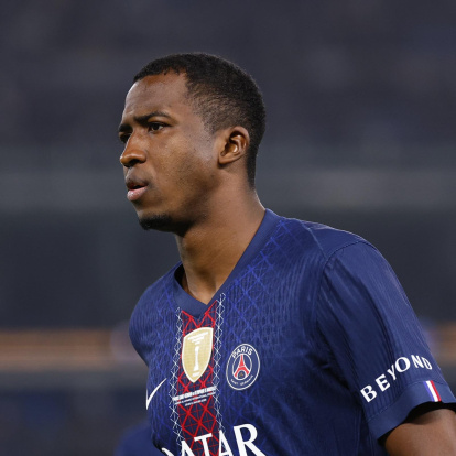 Pacho fue un 'hueso duro de roer' para el Marsella durante todo el partido, pero lamentablemente metió un gol en contra para su equipo.