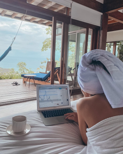 Contreras publicaba imágenes de su negocio de trading en redes sociales.