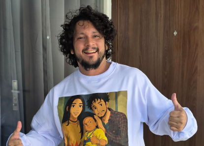 En la imagen estilo cartoon junto a La Brandon y Jorgito ‘El guayaco’, hace 7 años, en Diario Extra.