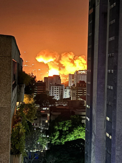 Así habría sido el bombardeo en Venezuela la madrugada de este 3 de enero, según ciudadanos locales.