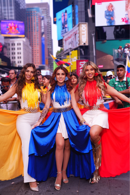 Las cantantes ecuatorianas durante un evento cultural en Nueva York.