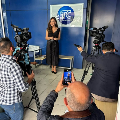 Varios de sus compañeros han compartido fotos y momentos con María Belén Loor, en redes sociales.