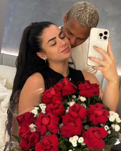 Karina Alexandre, la mujer que llevó a Deyverson a Liga de Quito y ordenó su carrera.