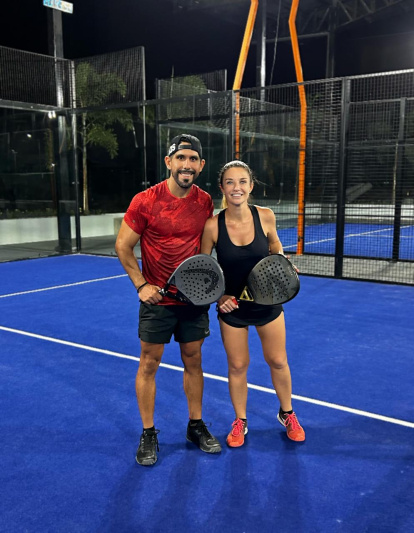 La pareja se conoció hace tres años, desde entonces han permanecido juntos.