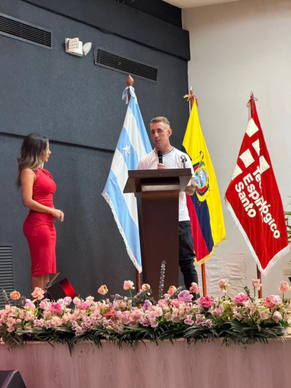 Jocelyn Centeno y Damián Díaz en el acto deportivo del TES.