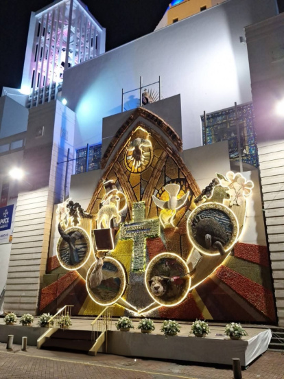 El trabajo final. La bendición de esta obra de arte empezará a las 09:00 en la calle Sucre y Montalvo con la presencia de autoridades civiles y eclesiásticas.