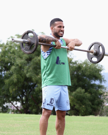 Manta busca sorprender a Libertad en su casa.