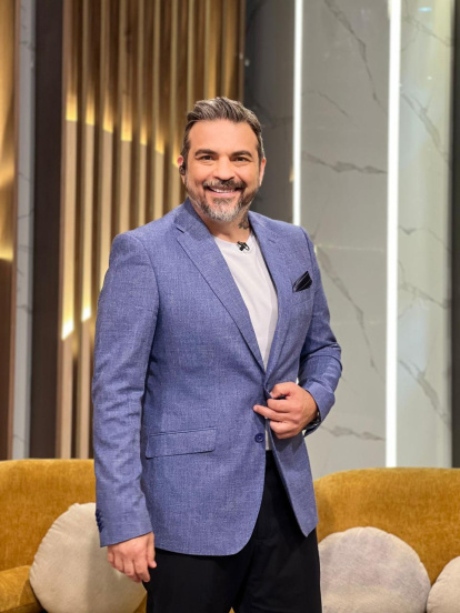 A sus casi 51 años, Diego afirma mantener su espíritu roquero.