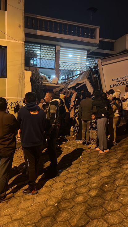 Los moradores salieron asustados de sus casas luego del estruendo.