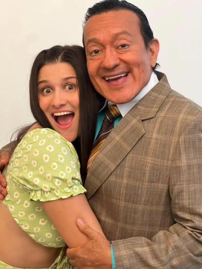 Junto al actor David Reinoso, quien personifica a Pepe Chalén en la serie que está por estrenarse.