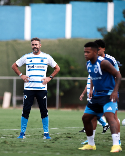 El técnico Arthur Jorge reveló que su equipo no logra encontrar la regularidad.