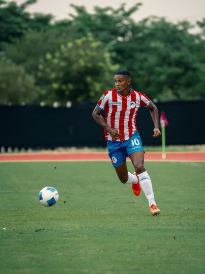 Fidel Martínez, referente de Atlético FC, apunta al ascenso en la Serie B.