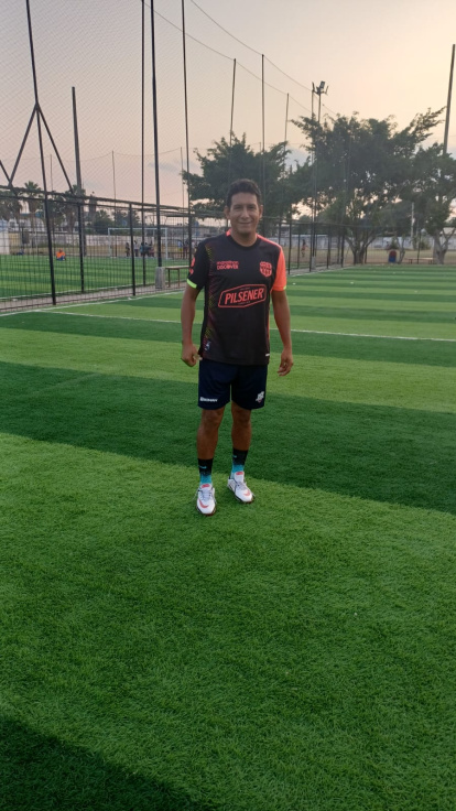 Omar Macías organizador del fútbol en Durán.