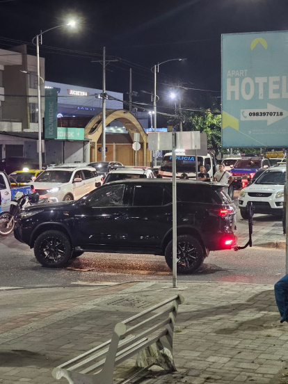 El abogado Enrique Medranda fue asesinado cuando conducía un vehículo color negro