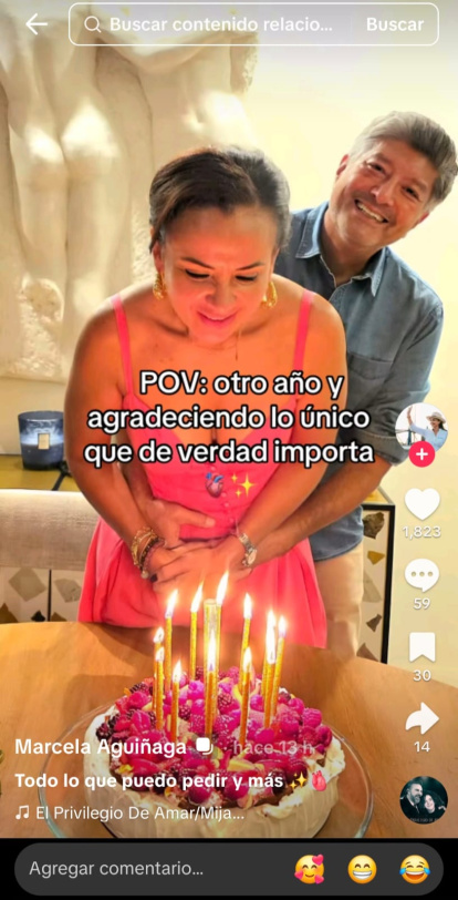 Marcela Aguiñaga junto a su esposo en su cumpleaños.