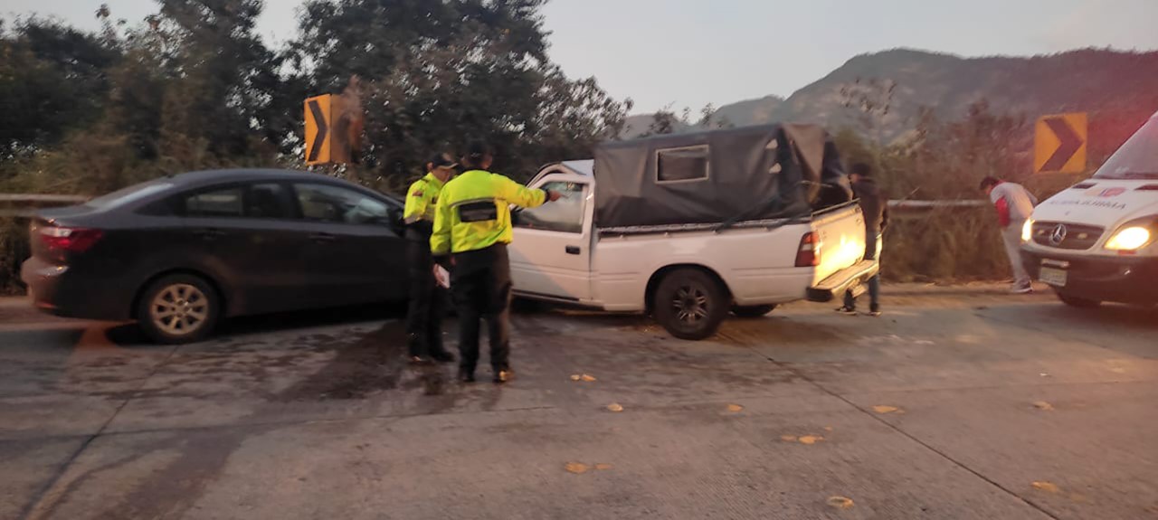 Un muerto y dos heridos deja choque de vehículos en la vía Cuenca-Girón ...
