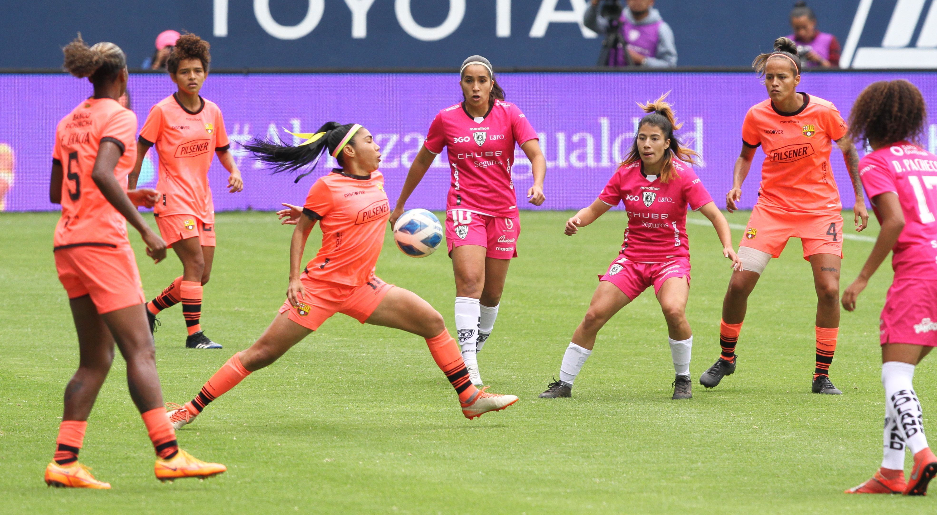 Fútbol femenino, aún hay cosas por mejorar Fútbol femenino, aún hay cosas por mejorar