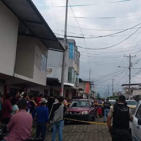 Violento suceso en El Carmen: Hombre fue asesinado a tiros a plena luz ...