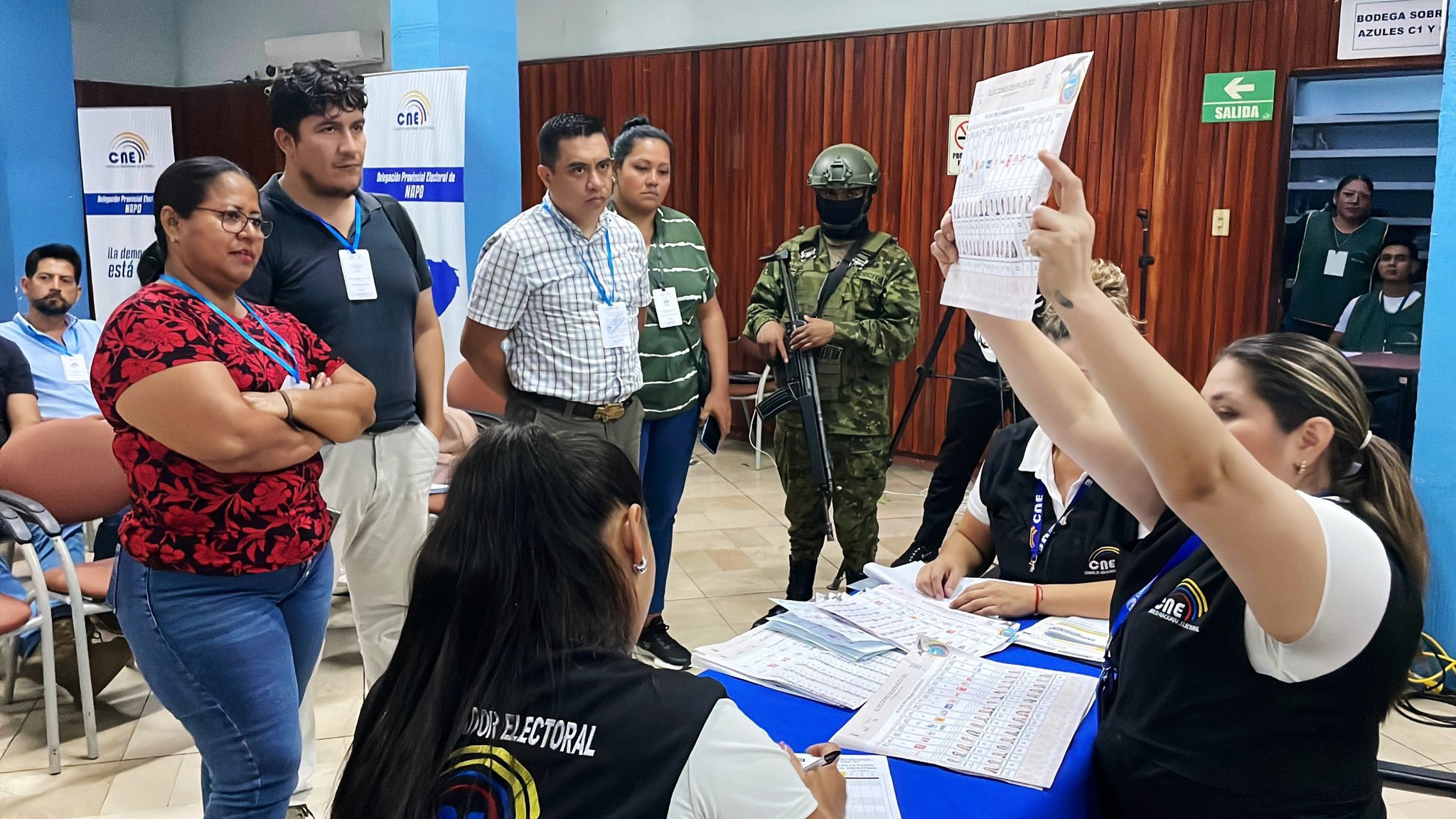 Resultados Elecciones Ecuador 2025 ¿qué candidato quedó último?