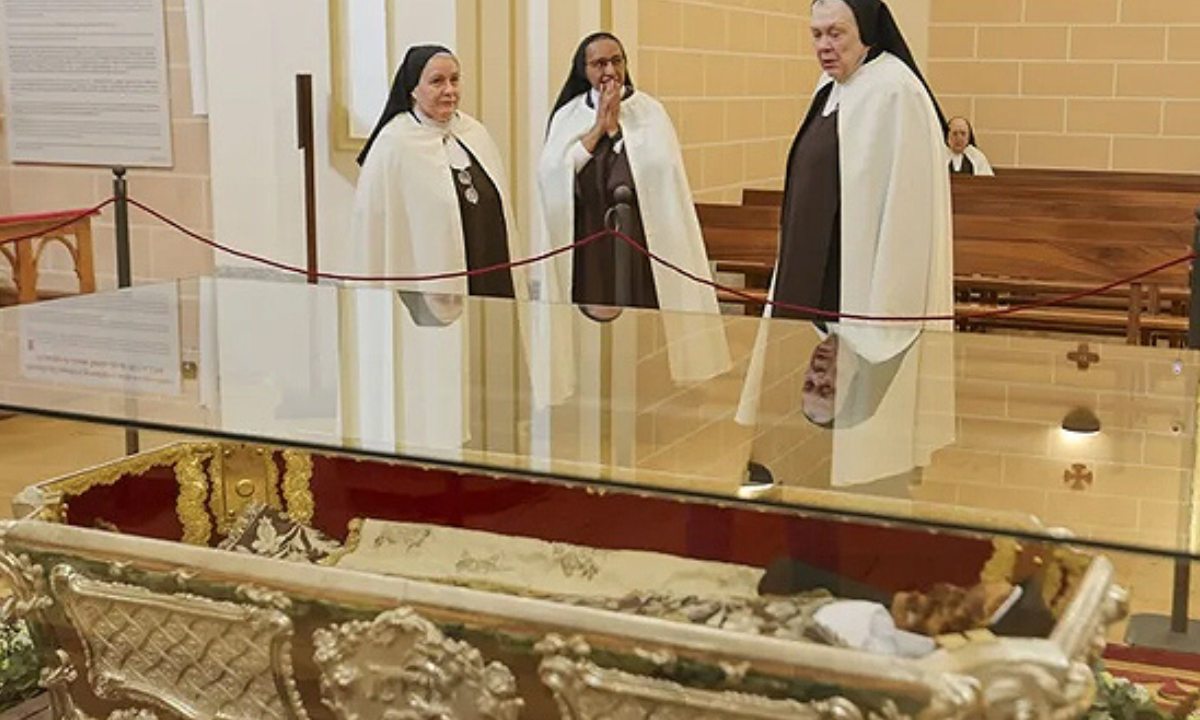 Cuerpo incorrupto de Santa Teresa fue expuesto después de 111 años: Así ...